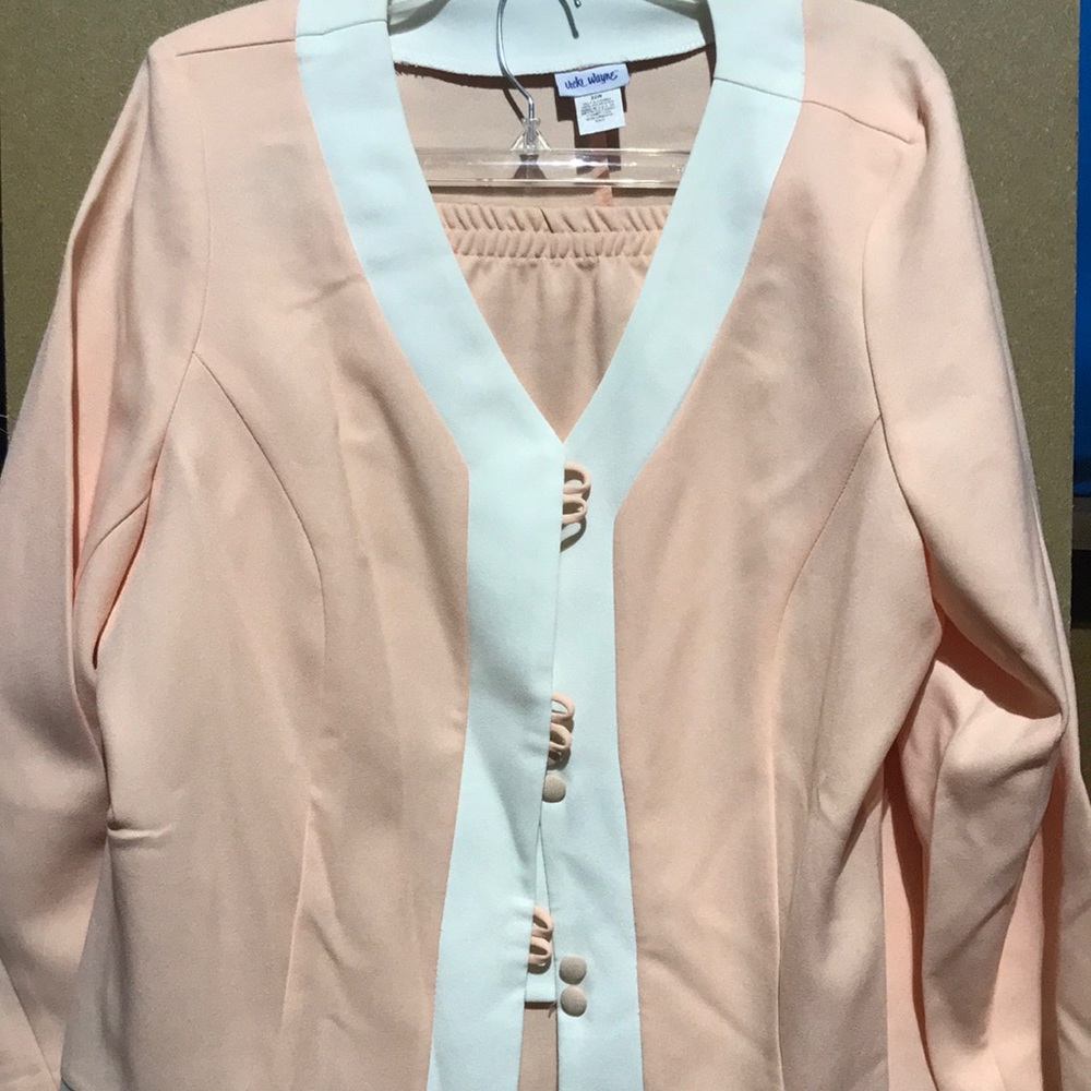 Vicki Wayne light pink women’s 2 piece dress suit